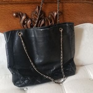 CHANEL tote